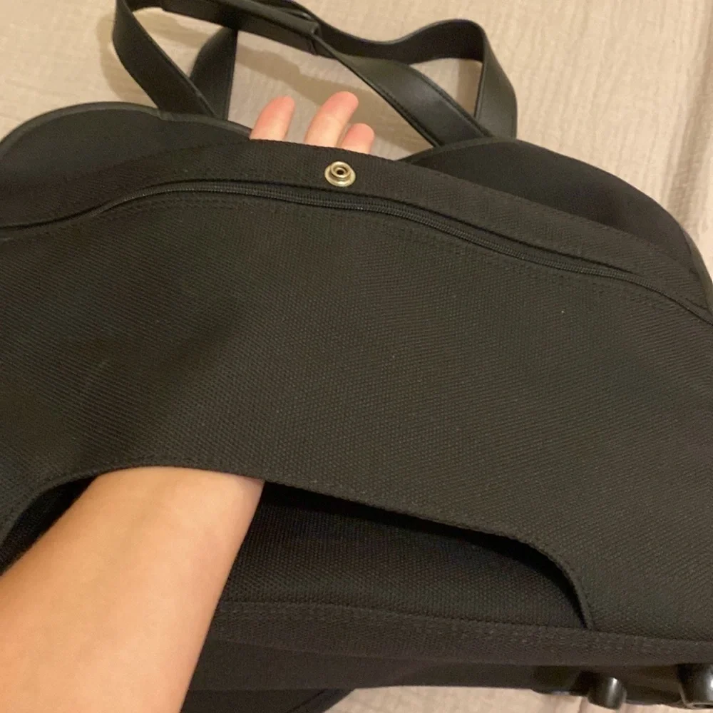 LARK laark black